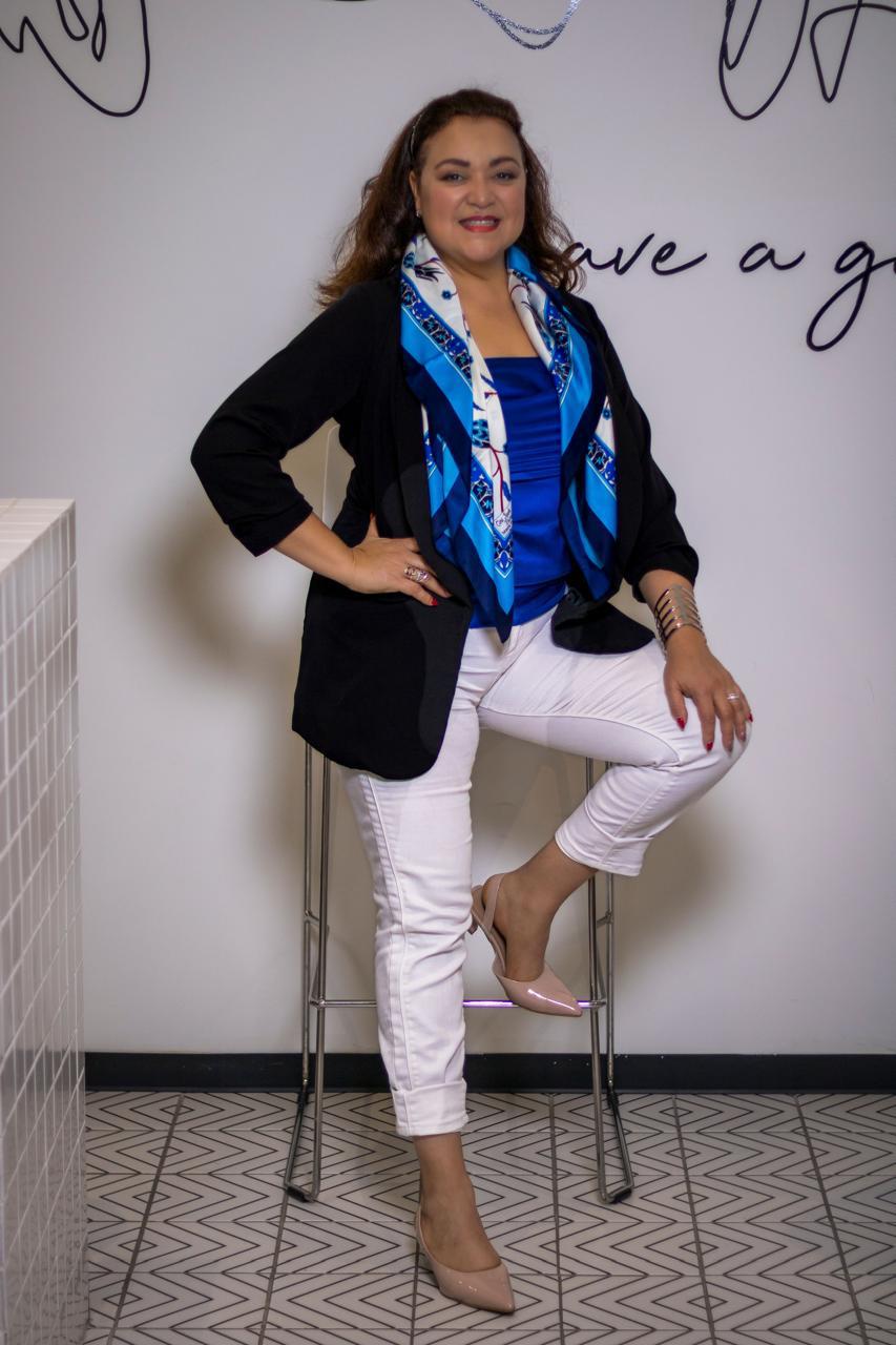 Oly, coach de inglés de Tolke Academy