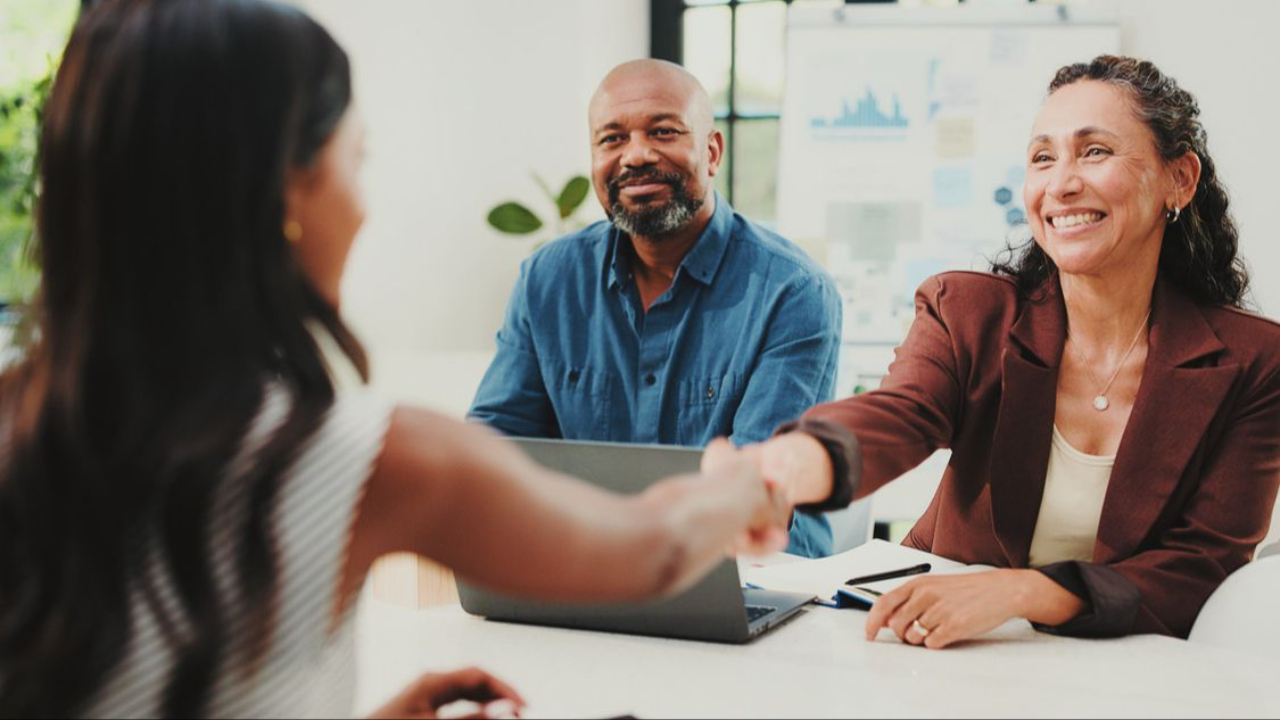 How to Write a Job Description That Attracts the Right People