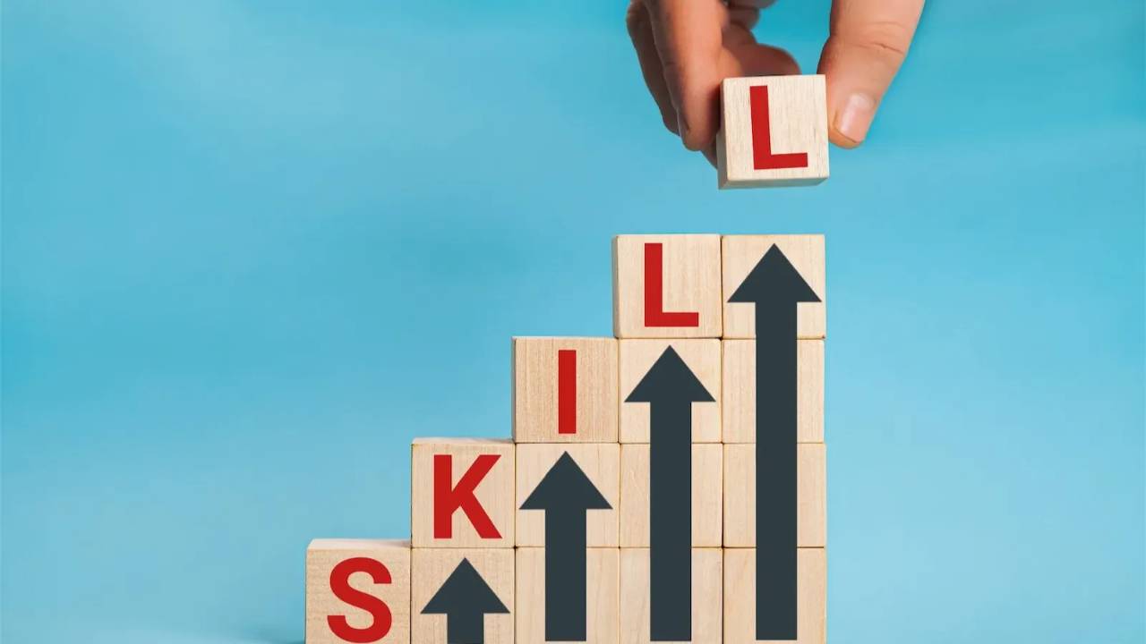 45 Career Development & Upskilling Statistics for Professionals