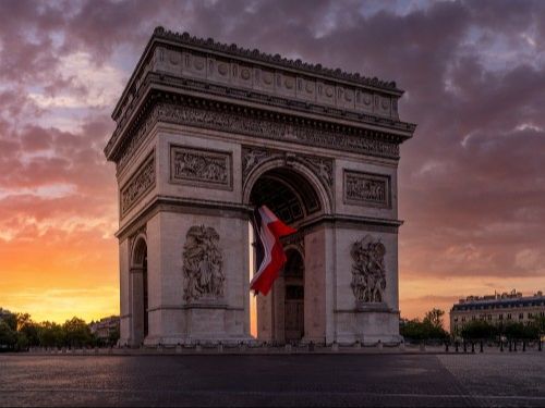 Arc de Triomphe at Sunset: Paris's Iconic Landmark in Golden Light