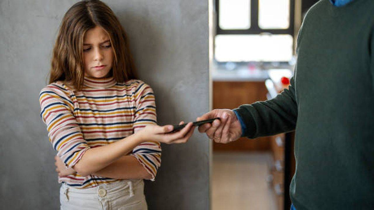 family screen time agreement