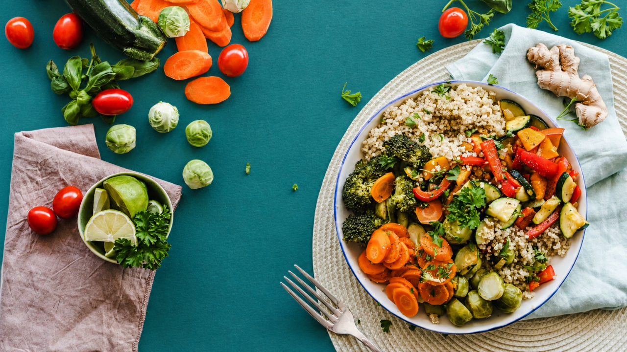 Healthy meal with vegetables and quinoa to support blood sugar balance and muscle health after 40