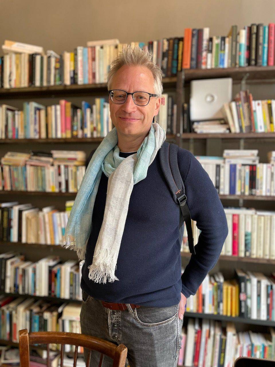 Olaf Schwantes privat Bücherwand