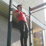 Suspensión en barra para mujeres en las pruebas físicas del CNP
