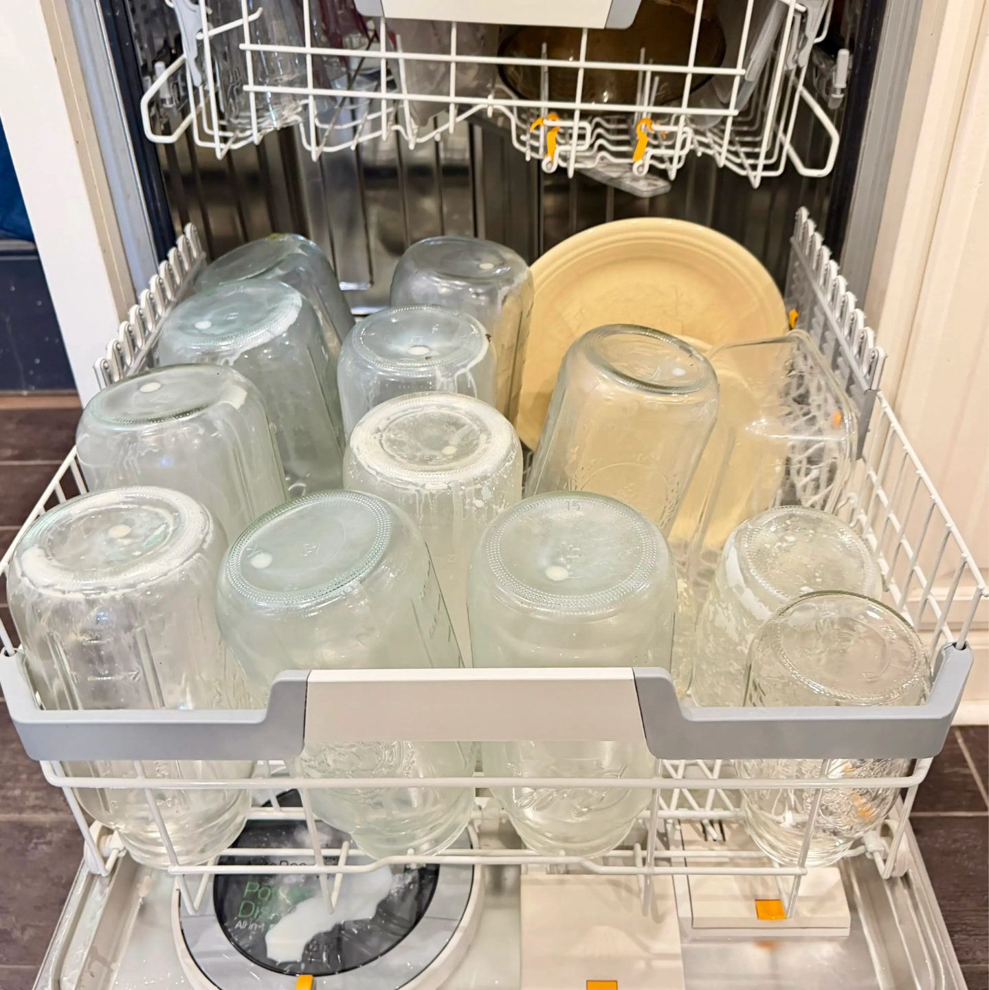 Milk jars and dairy equipment that must be washed when managing fresh family cow milk