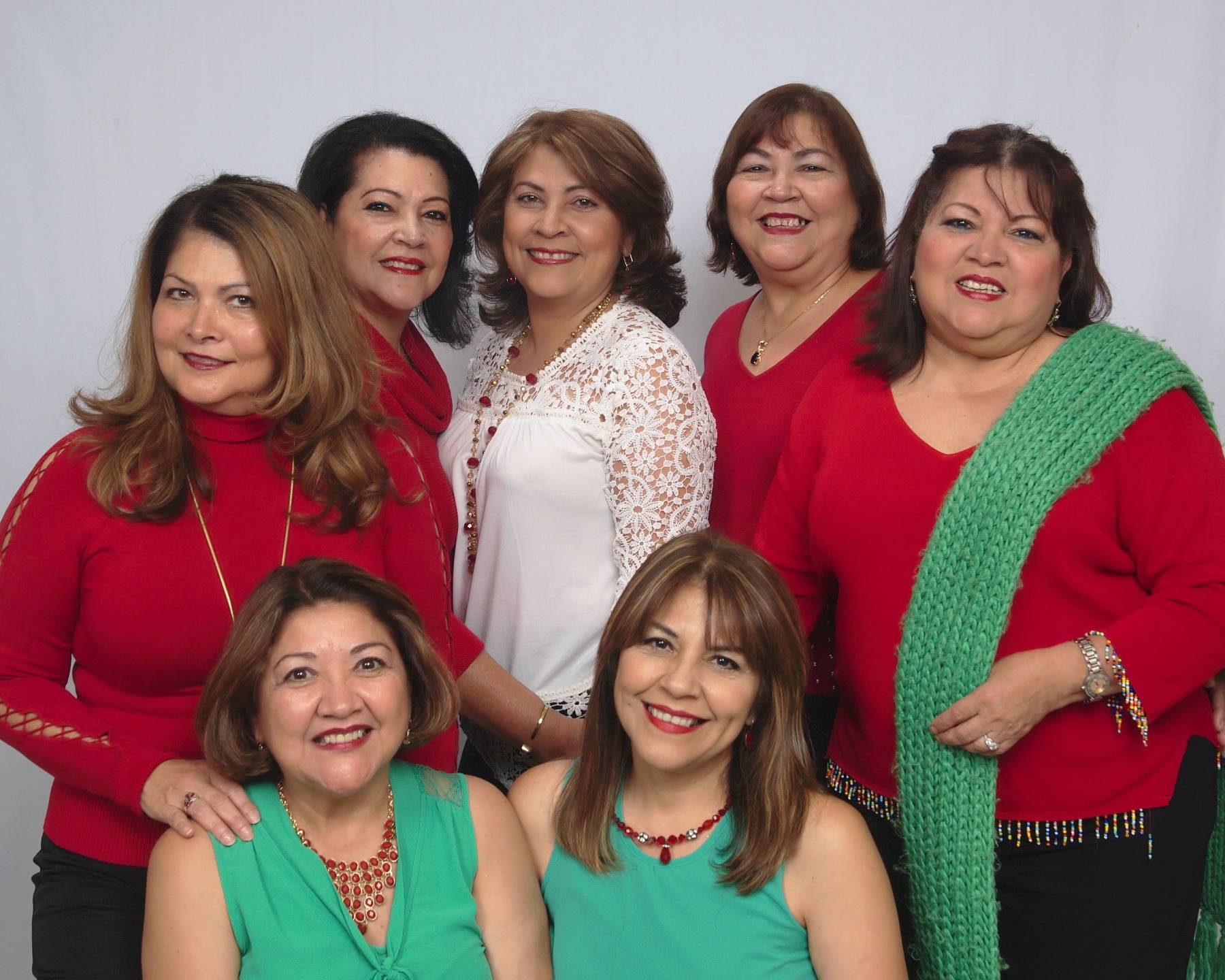 Glenis McEwen Moss with her six sisters