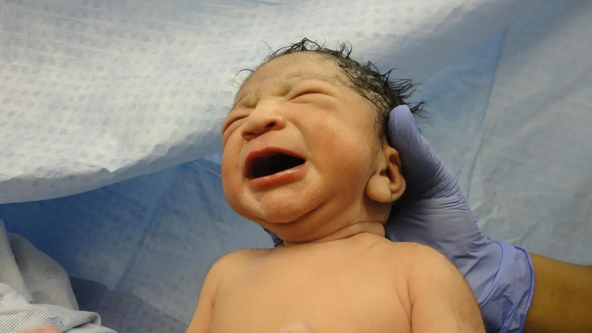 Comprender y acompañar un dolor sin palabras: el trauma perinatal