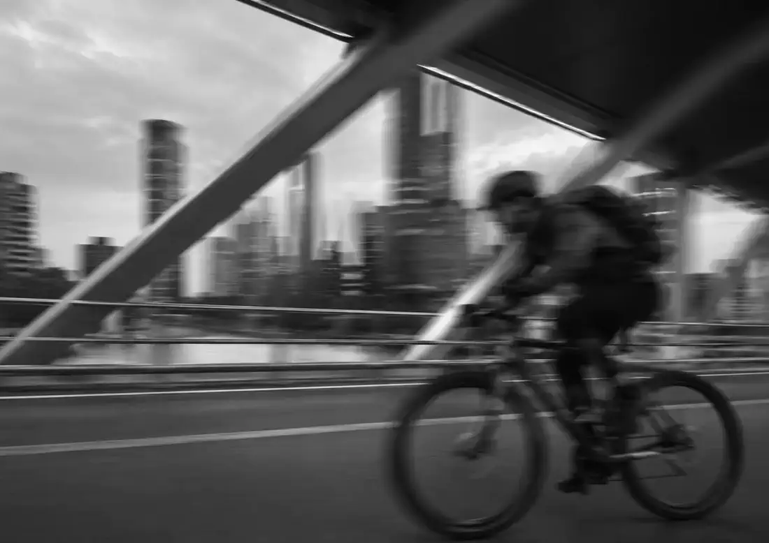 Cycliste urbain, illustration de la mission Systèmes d’agents IA