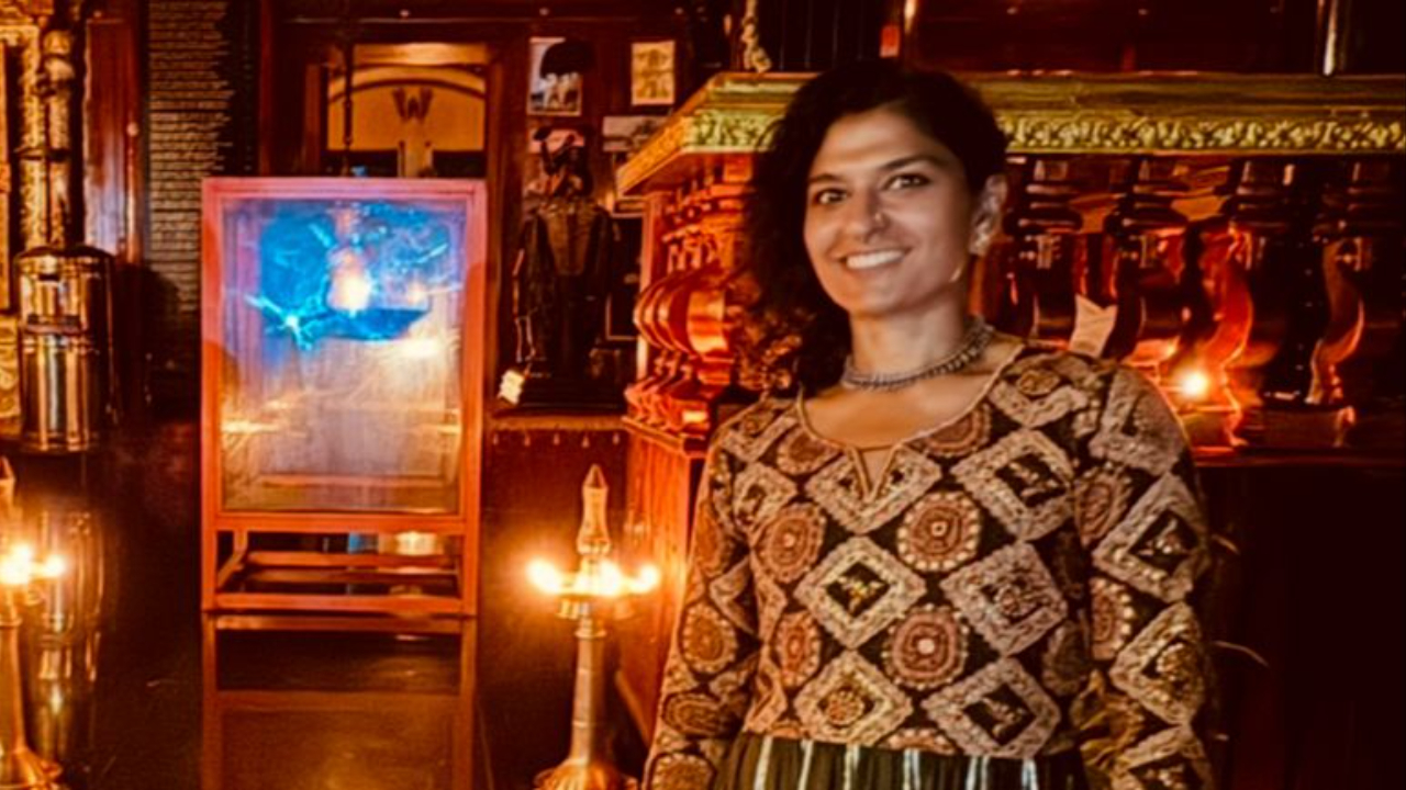 Lalita Yagnik, thyroid naturopath and Ayurvedic practitioner helping people with Hashimoto's disease.
