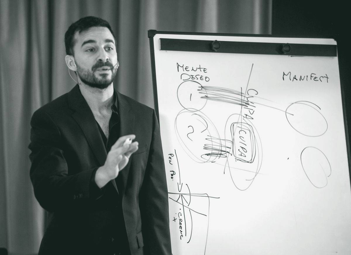 Pablo Vazquez dando una clase