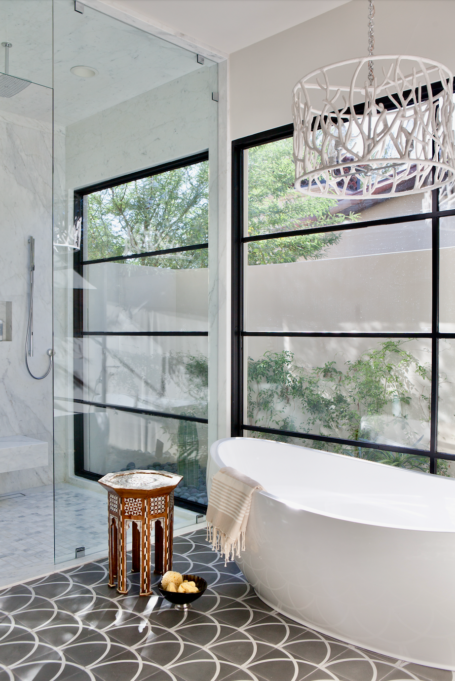 Via Pisa La Quinta California bathroom with freestanding bathtub