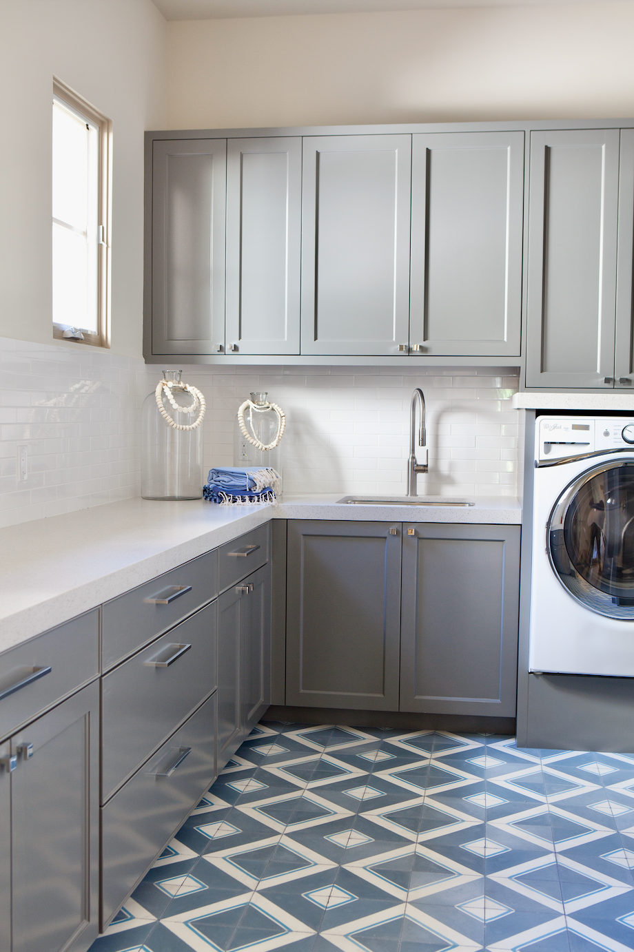 Via Pisa La Quinta California laundry room interior