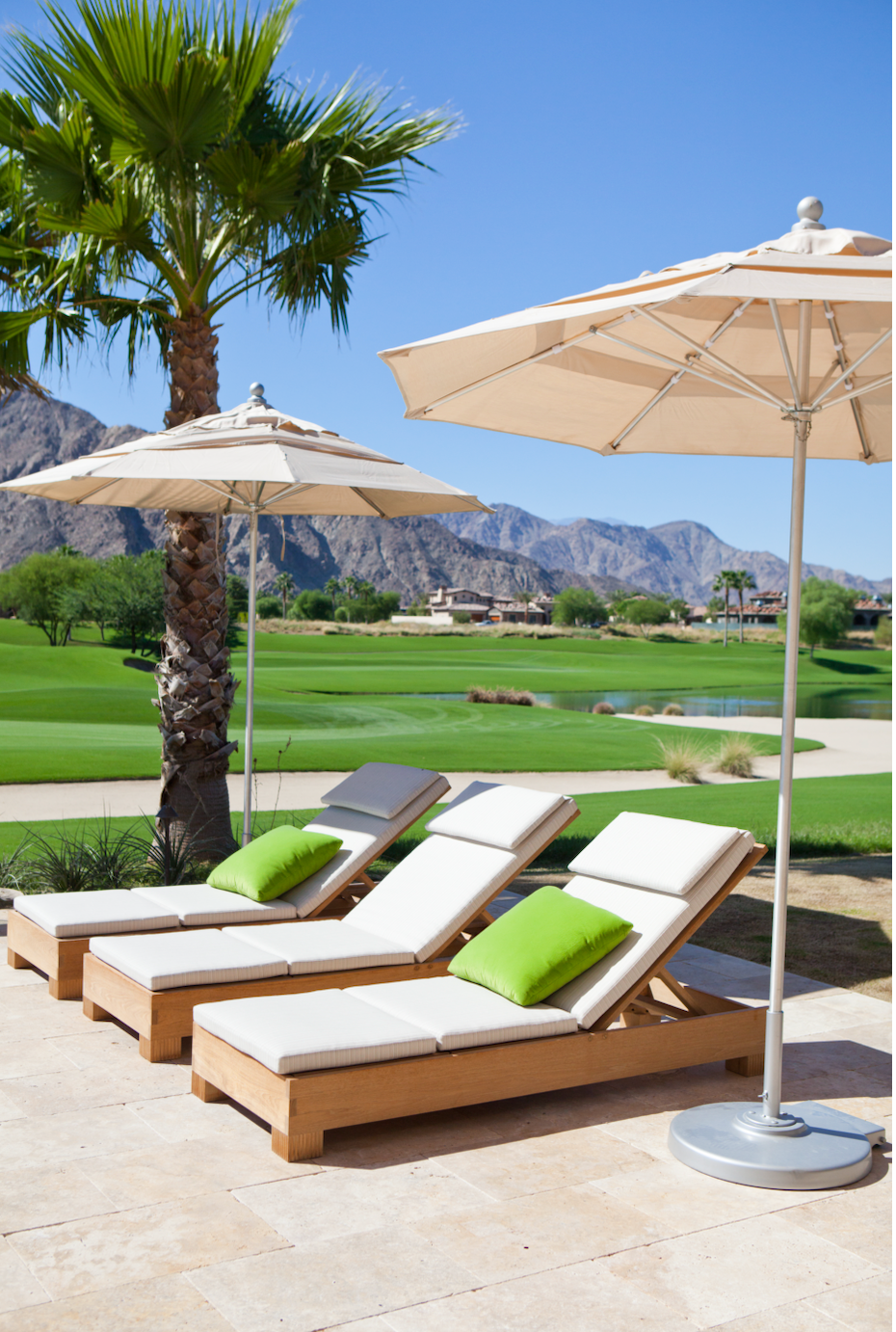 Via Pisa La Quinta California pool and mountain view