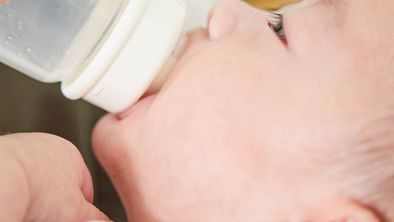Baby’s Lip Rolls Under While Bottle Feeding? How to Help