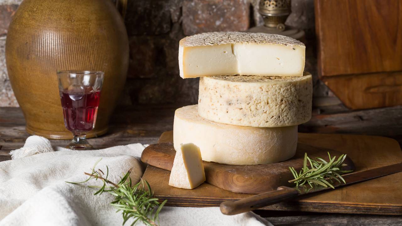 How to Handle the Cheese Course Like a Local