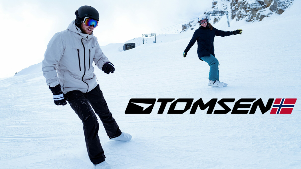 people on a mountain  in Tomsen novaskis