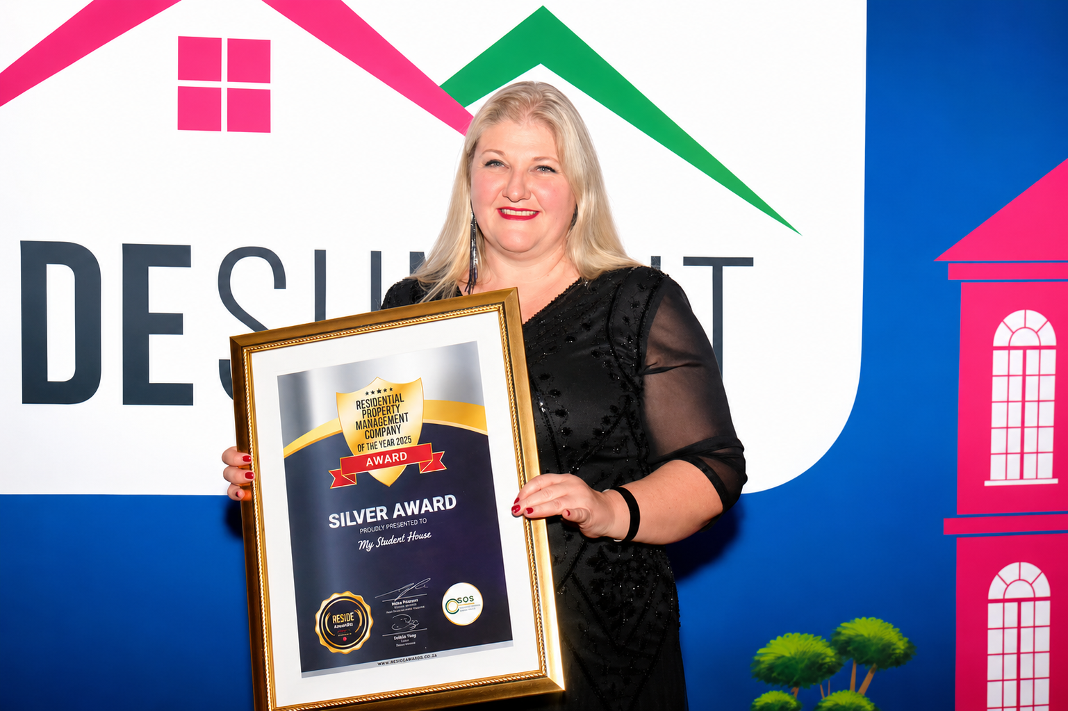 Retha van Rooyen accepting the award