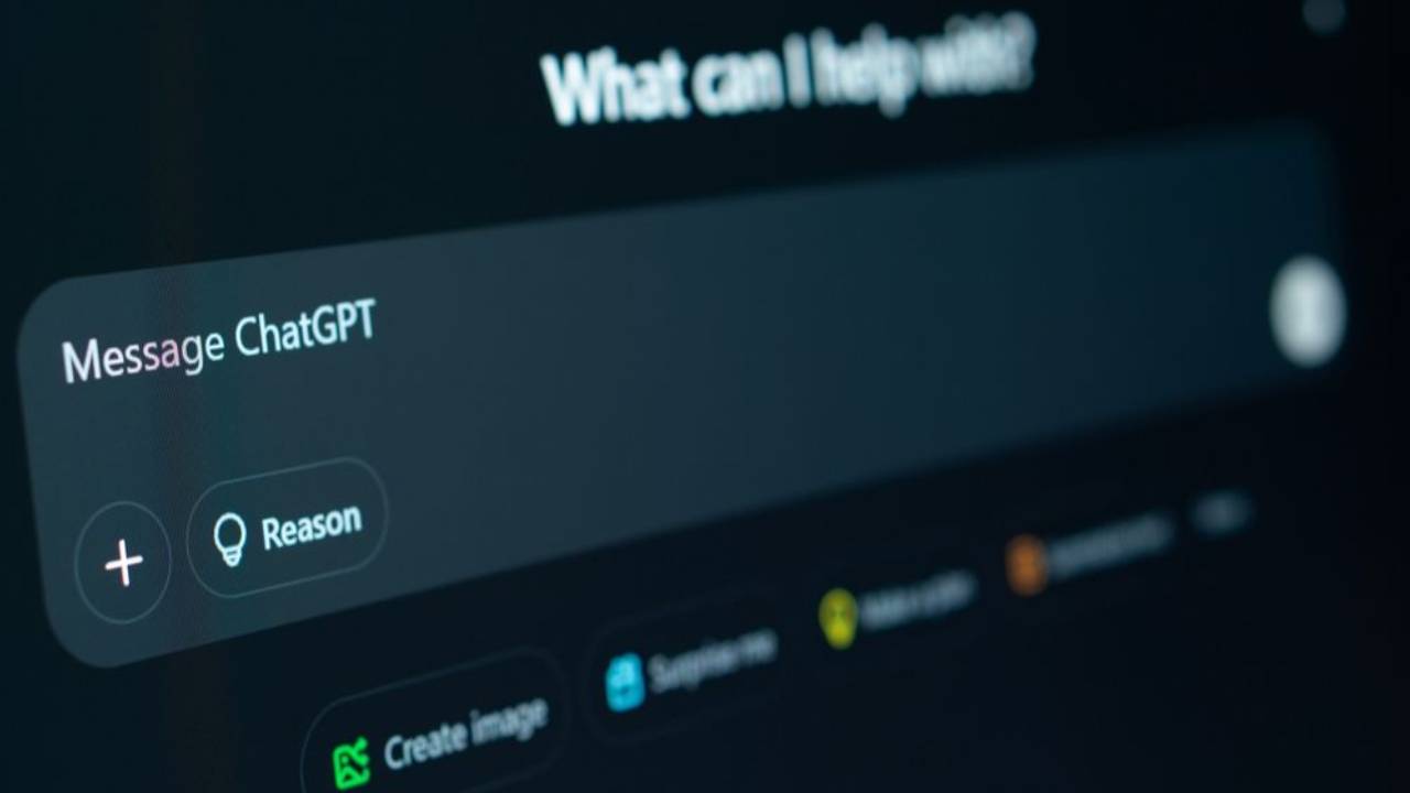 Using ChatGPT at Work: Prompts for Managers, Employees and Life