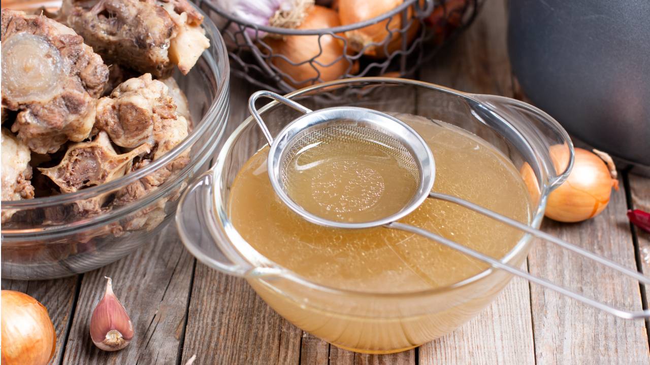 Simmer Your Way to a Healthy Gut Bone Broth for Diverticulitis