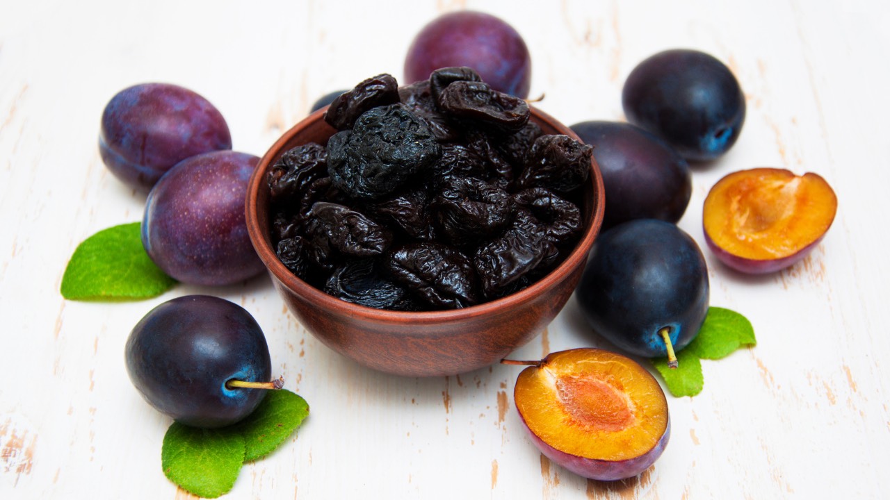 Understanding the Risks The Truth About Prune Juice & Diverticulitis