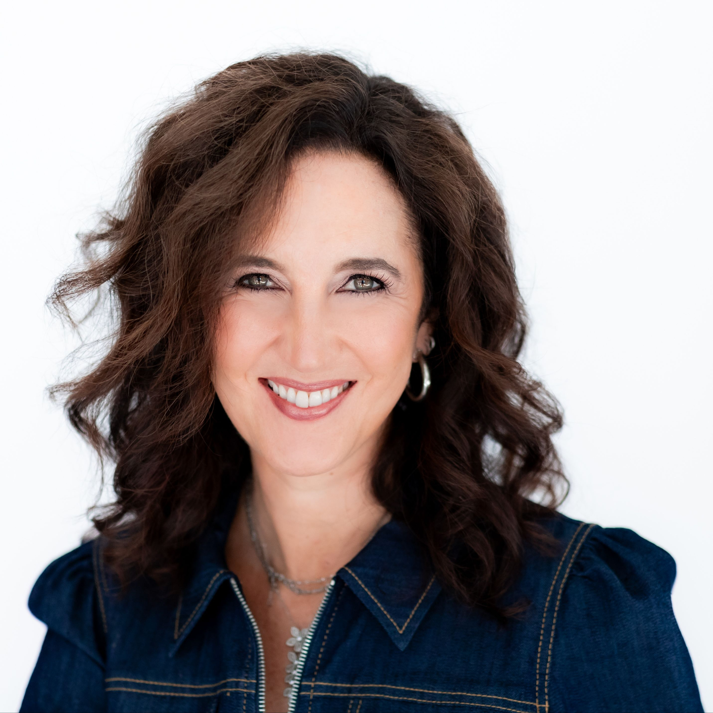 Dr. Alexandra Solomon