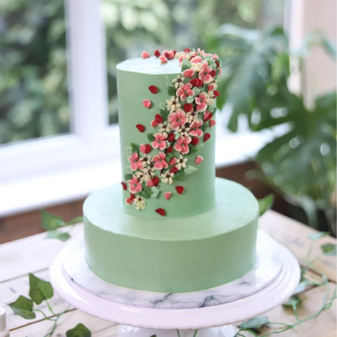 Buttercream Petals - Online Cake Decorating School
