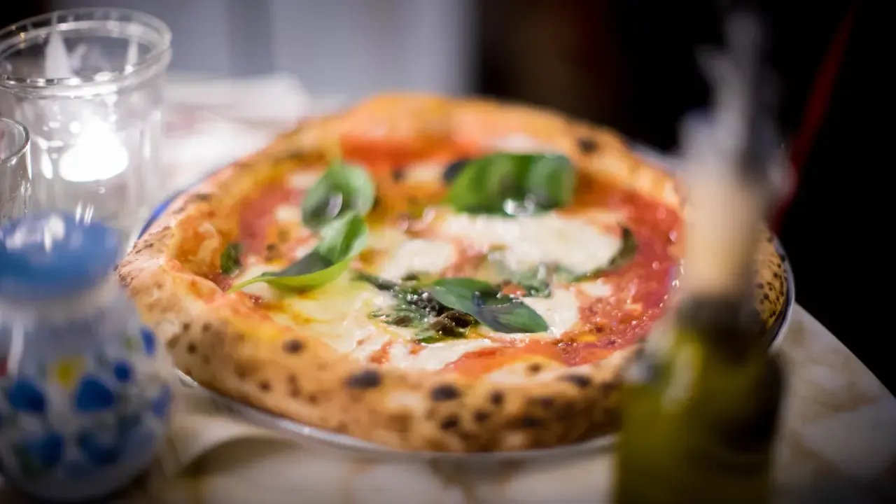 Spise og bestille på restaurant i Italia