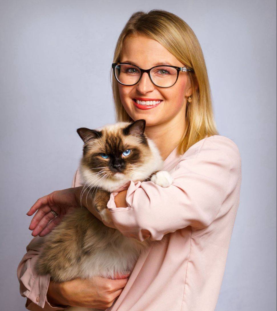 Dr. Petra Černá, DVM, MRCVS, MVDr, DACVIM, feline internal medicine specialist and FIP researcher