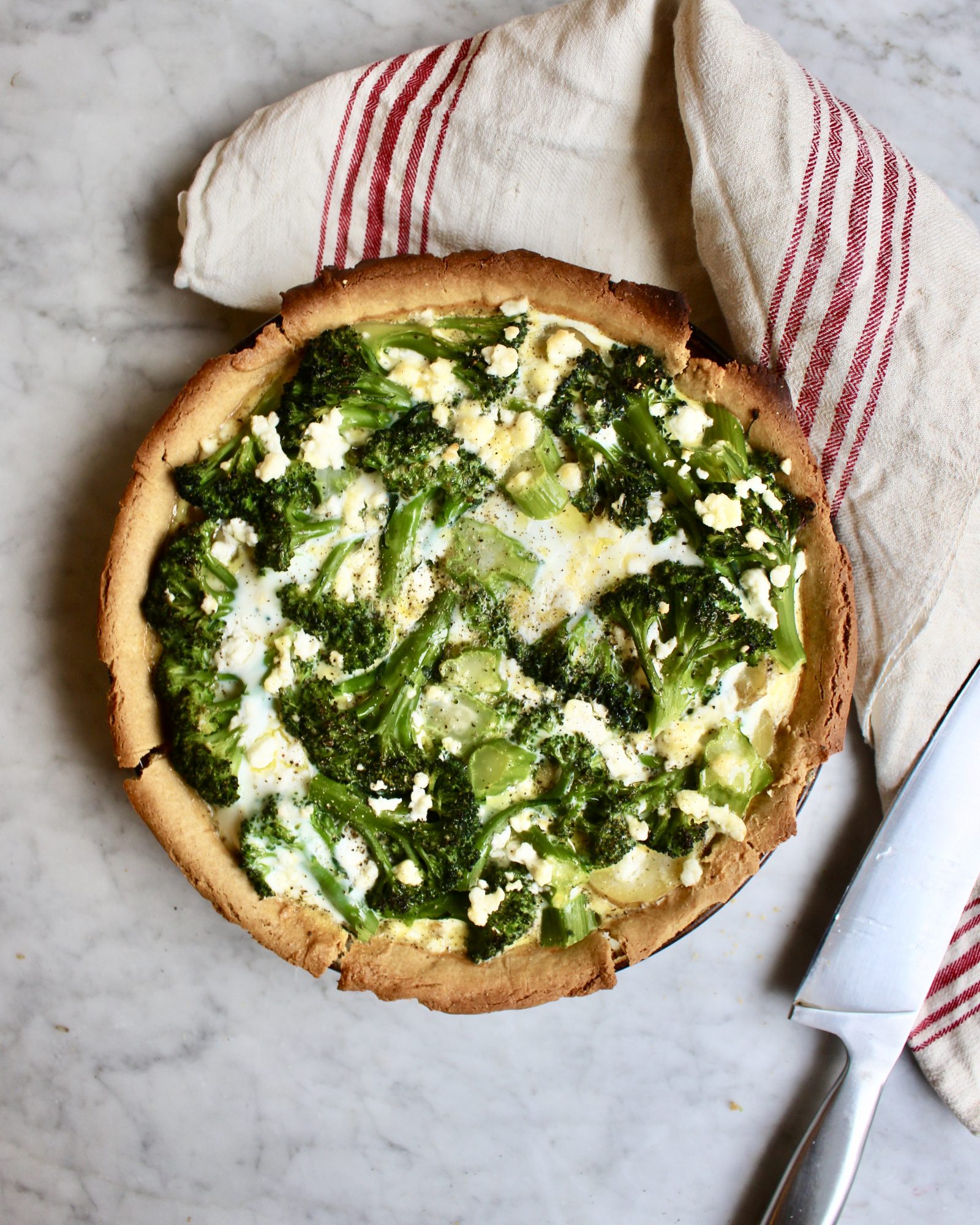 Broccolipaj med fetaost och potatis