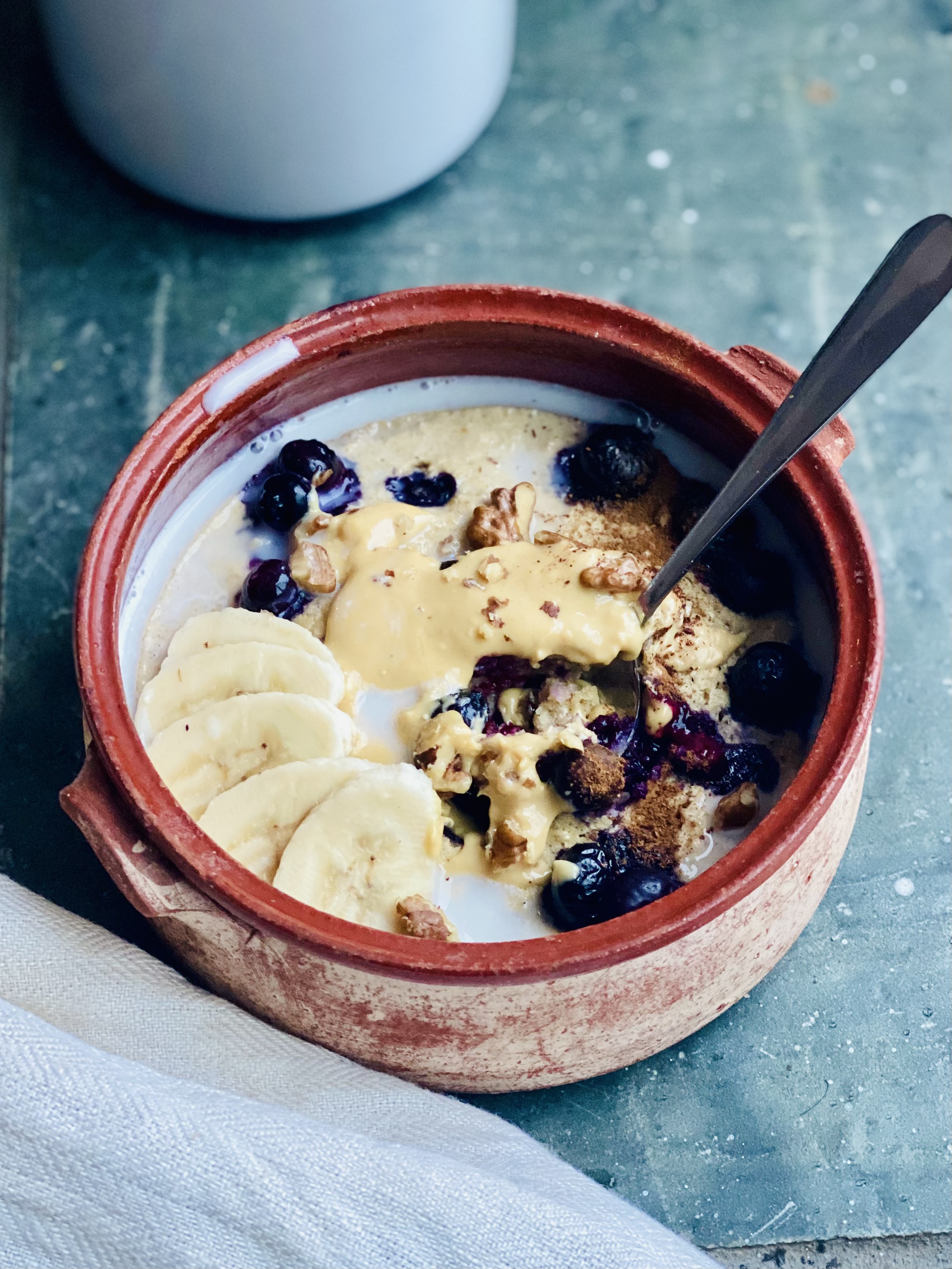 Bakad gröt med banan och blåbär