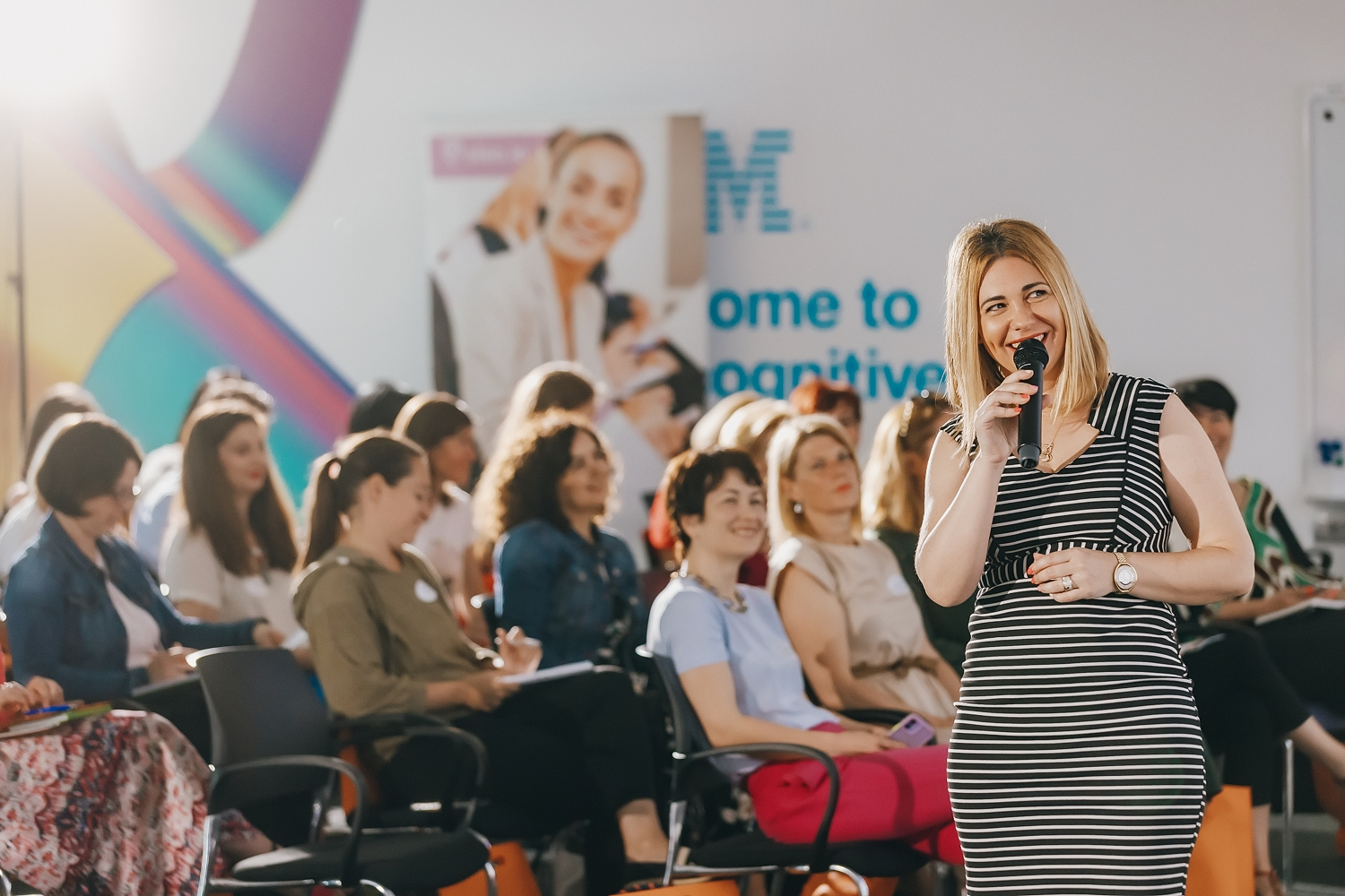 Meta Grošelj presenting to a room