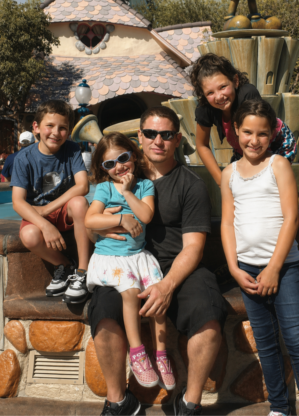 Michael Goms with his children