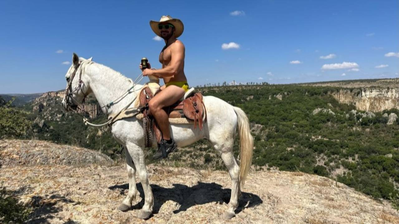 Horse back in a Speedo