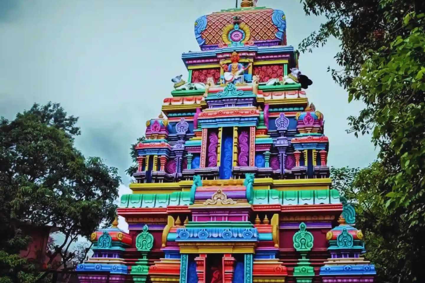 Nīlakaṇṭha Mahādeva e Kunjapuri Devī