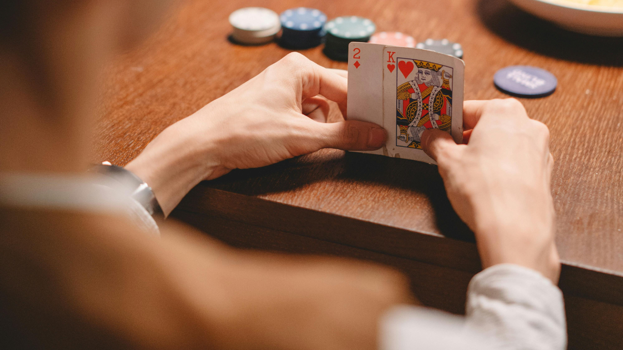 Someone holding King deuce off suit hole cards