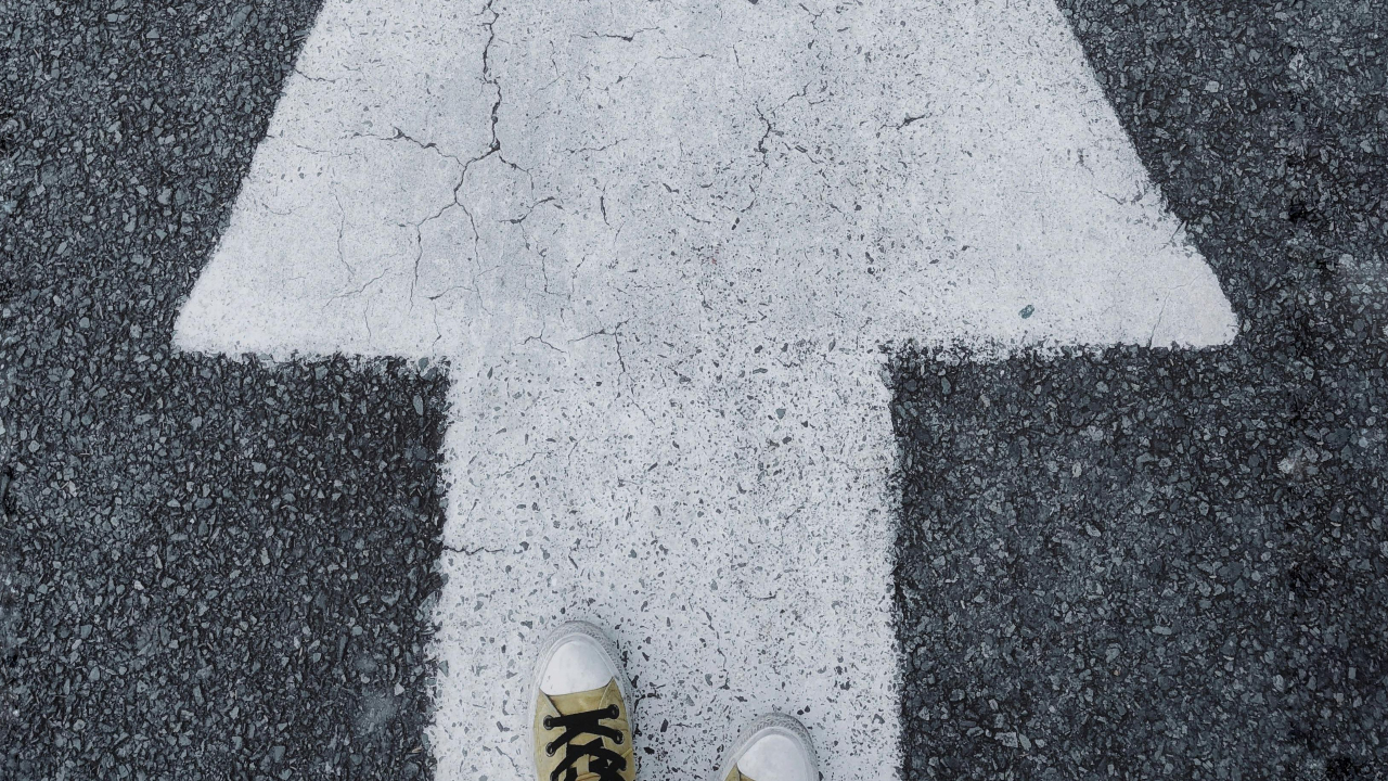 Foward arrow on pavement