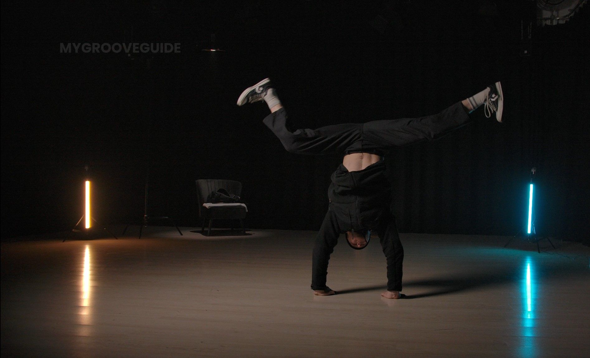 Bboy Ozzi doing a handstand