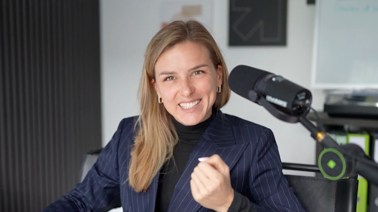 Janice Kerschbaumer au micro du podcast Coach Ton Budget & Business