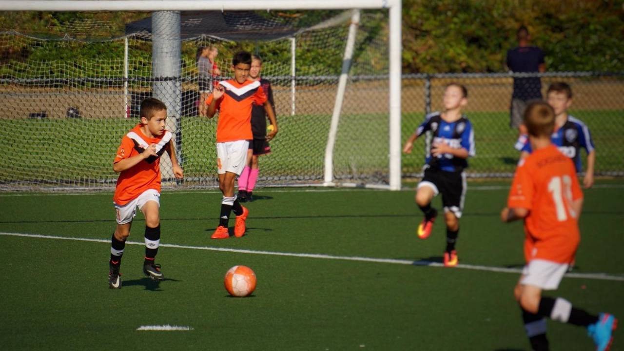 HOW TO FUEL YOUR KID ATHLETE