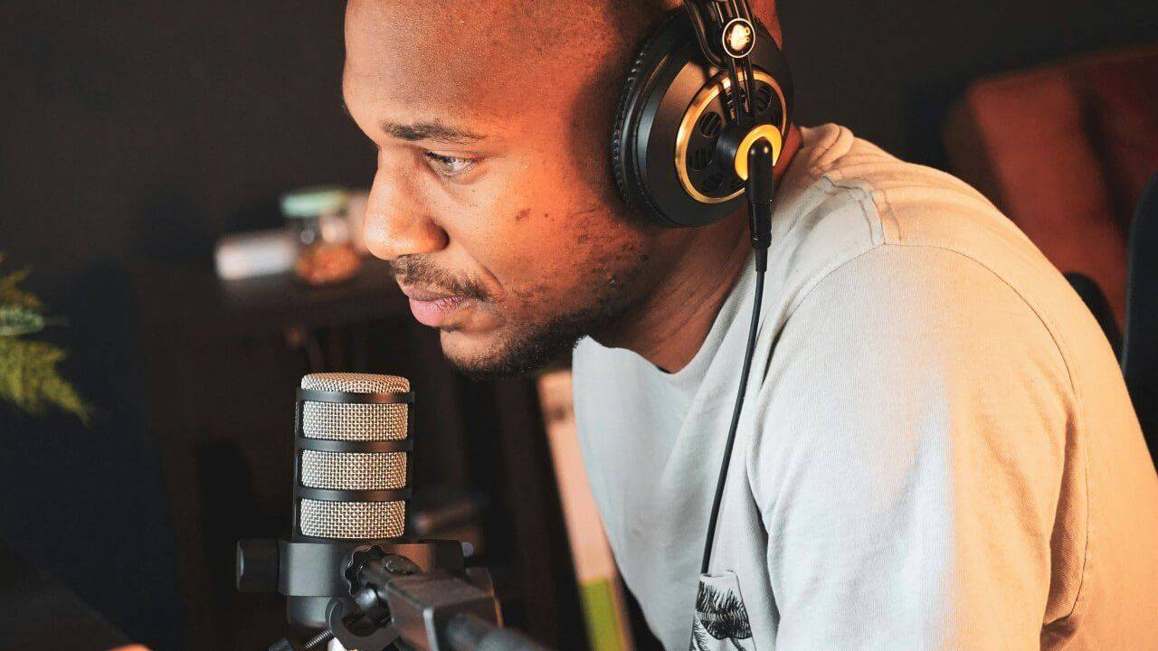 How to Remove Mouth Noise in Voice Over or Podcast Audio p.4