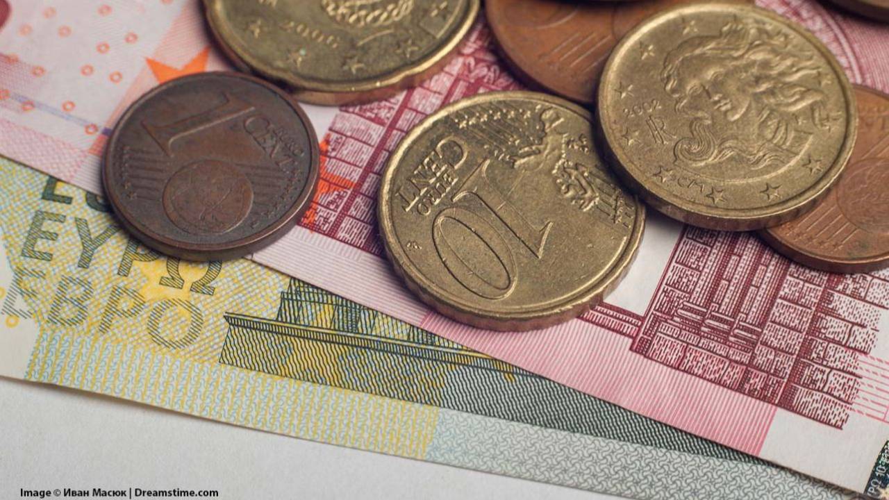 Travel cheaply & save euros 