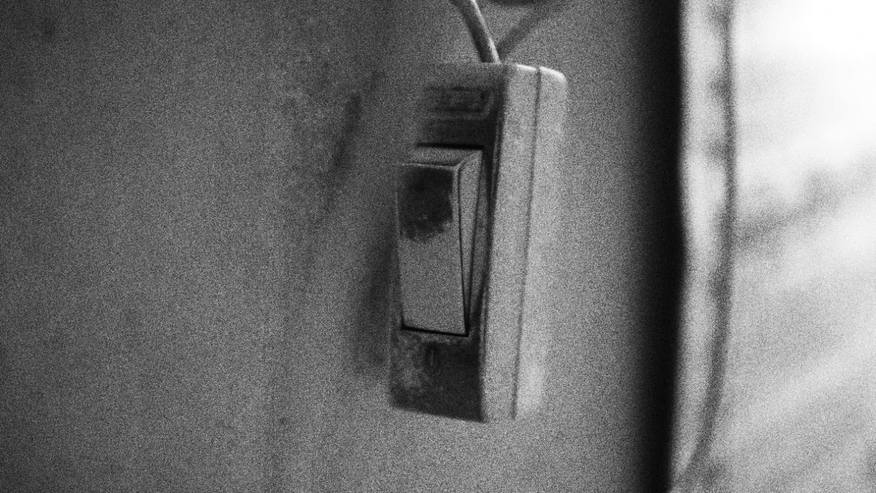 B&W picture of an on-off switch