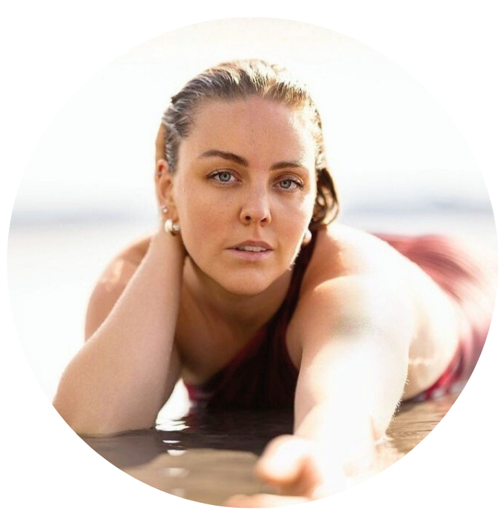 Mélina Russell, somatic and energetic practitioner who leads the Oracle Woman training