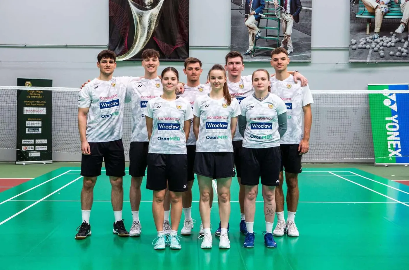 Léo avec l'équipe de Śląsk Wrocław