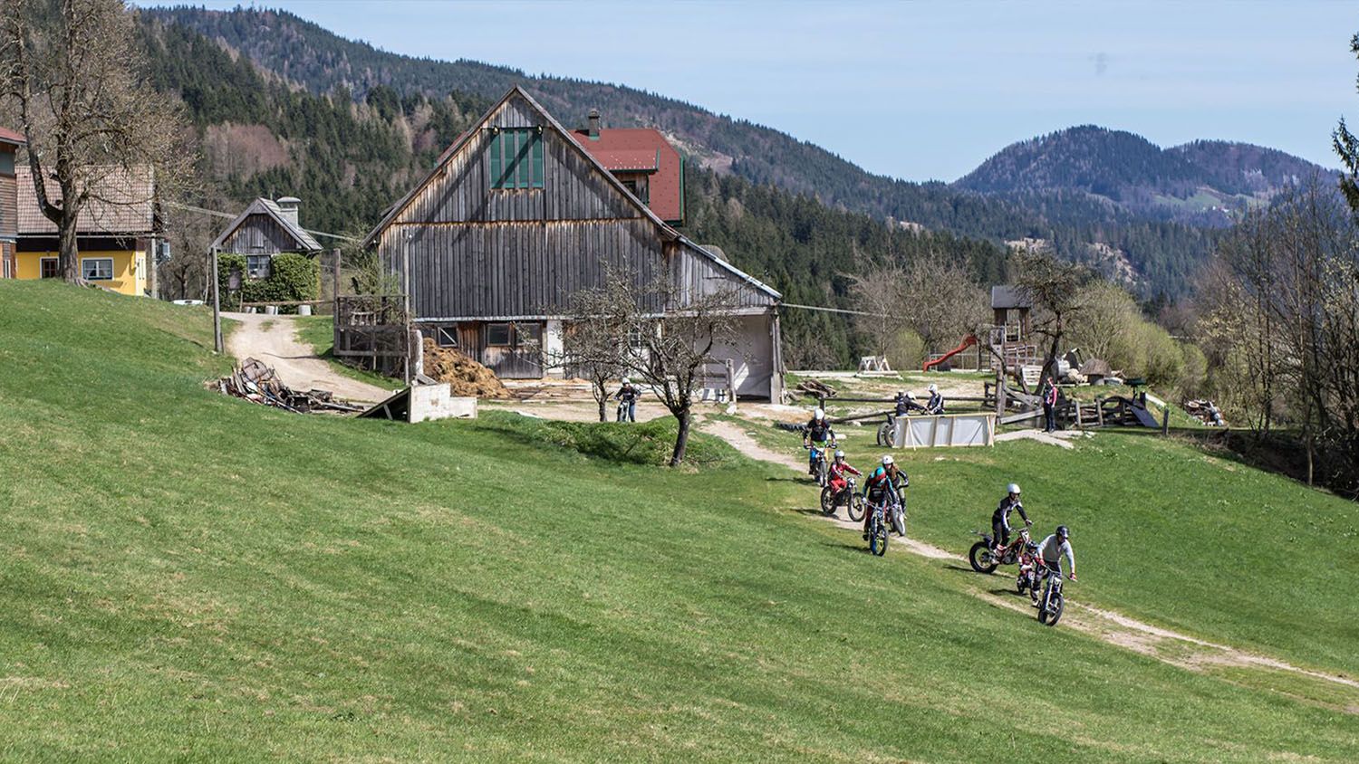Weites Trainingsgelände am Trialhof Lunz