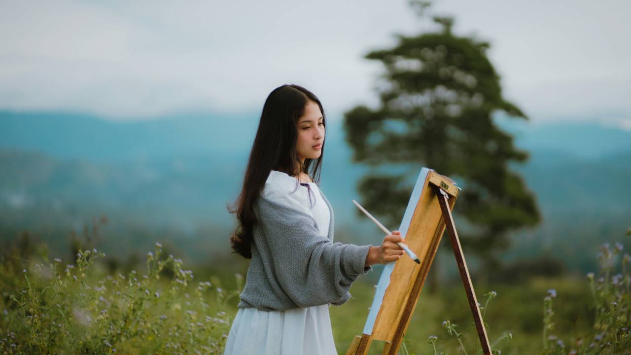 How to Reconnect with Yourself Through Art & Reflection