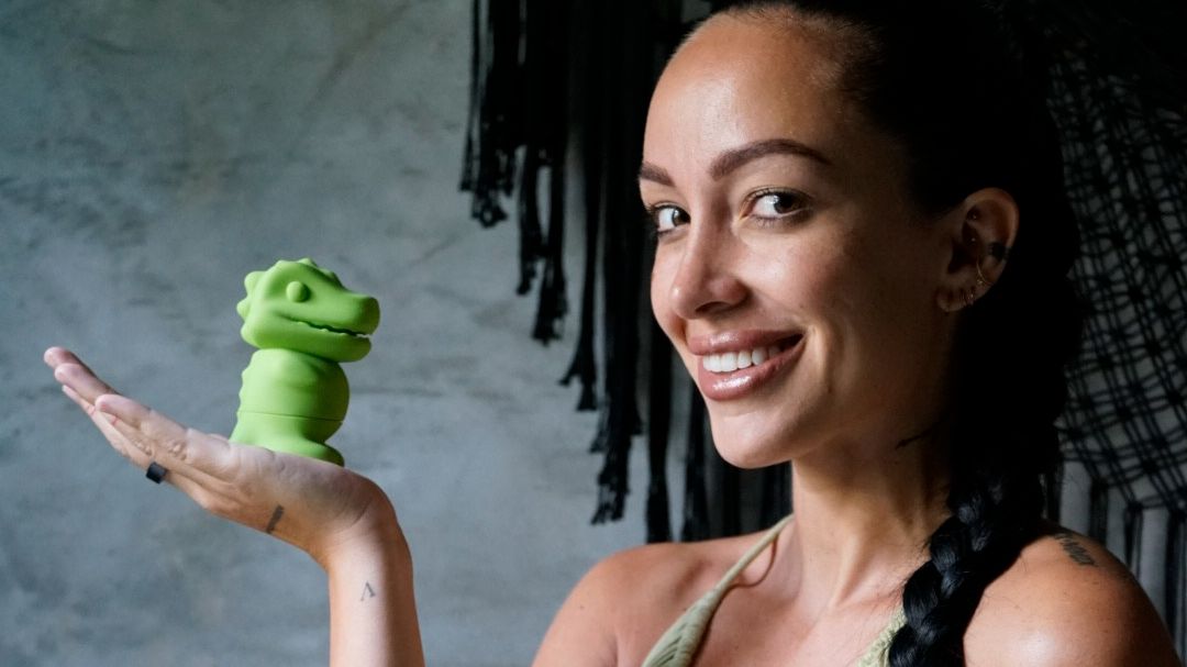 Boutique Voila vibrating dinosaur toy promoted by Julieta Chiara