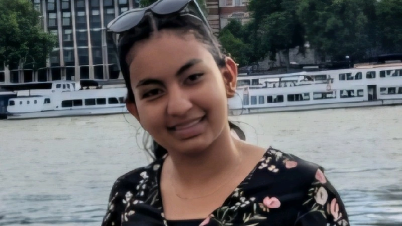 headshot of Khushbu Soni