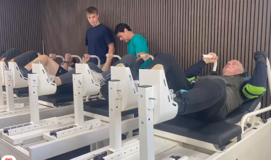 Backcrawler training equipment
