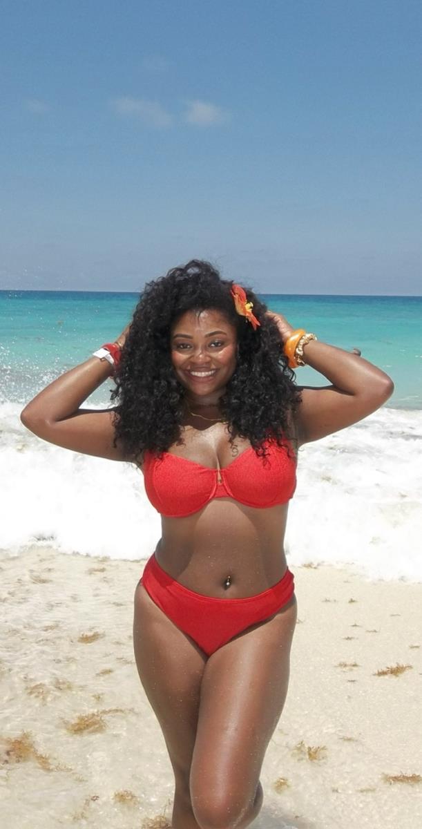 Kennedi on the beach